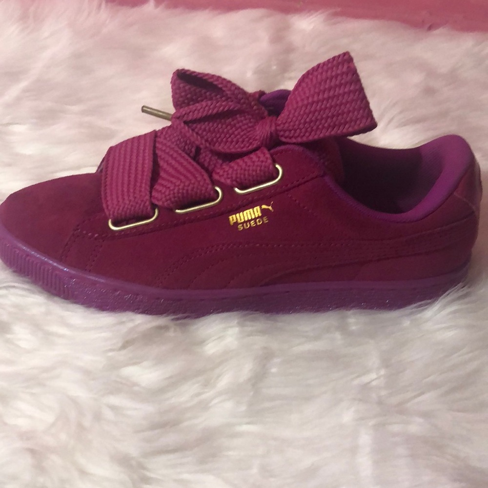 Hot pink Pumas